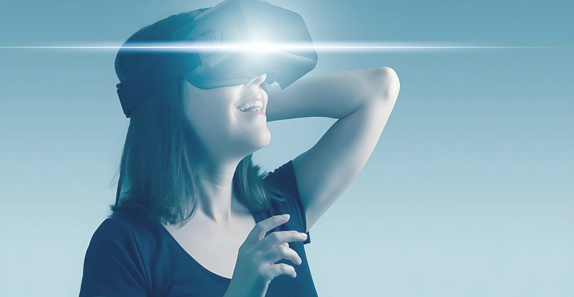 Sviluppatore che lavora su progetto AR/VR